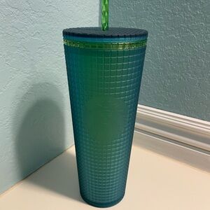 Starbucks 24oz Venti Mountain Dew Green Soft Jelly Grid Tumbler Cup Like New